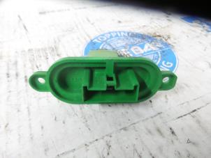 Begagnade Motstånd, kupéfläkt Iveco New Daily IV 29L12V, 29L12V/P Pris € 25,00 Marginaltabell erbjuds av De Witte Boerderij AutoMotive