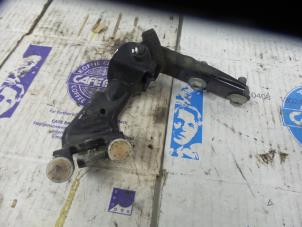 Gebruikte Schuifdeurrol links Volkswagen Transporter/Caravelle T4 2.5 TDI Prijs € 50,00 Margeregeling aangeboden door De Witte Boerderij AutoMotive