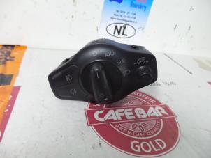 Gebruikte Schakelaar Licht Seat Alhambra (7N) 1.4 TSI 16V Prijs € 10,00 Margeregeling aangeboden door De Witte Boerderij AutoMotive