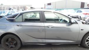 Gebruikte B-stijl rechts Opel Insignia Grand Sport 1.6 CDTI 16V 110 Prijs op aanvraag aangeboden door BZJ b.v.