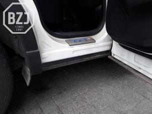 Gebruikte Zijskirt rechts Mazda CX-5 I (KE,GH) 2.2 SkyActiv-D 150 16V 2WD Prijs € 100,00 Margeregeling aangeboden door BZJ b.v.