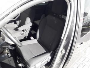 Gebruikte Stoel links Toyota ProAce Verso 1.5 D-4D 120 Prijs € 400,00 Margeregeling aangeboden door BZJ b.v.