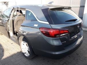 Gebruikte Zijpaneel links-achter Opel Astra K Sports Tourer 1.4 Turbo 16V Prijs op aanvraag aangeboden door BZJ b.v.