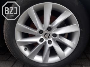 Begagnade Sporthjulsuppsättning Skoda Superb (3V3) 1.4 TSI 16V Pris på förfrågan erbjuds av BZJ b.v.