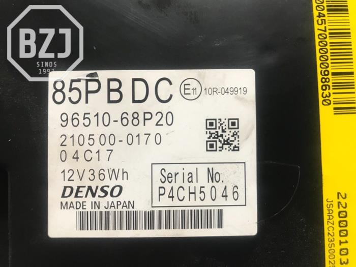 Batteri (hybrid) från en Suzuki Swift (ZC/ZD) 1.0 Booster Jet Turbo 12V SHVS 2020