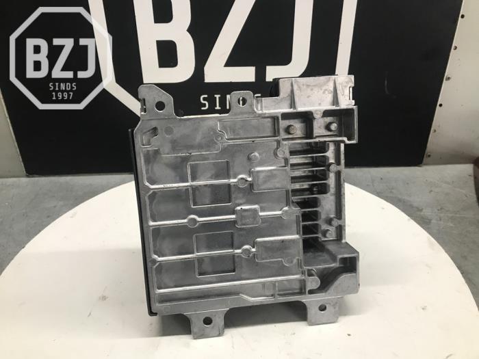 Batteri (hybrid) från en Suzuki Swift (ZC/ZD) 1.0 Booster Jet Turbo 12V SHVS 2020