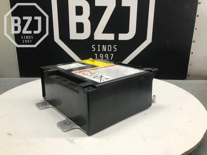 Batteri (hybrid) från en Suzuki Swift (ZC/ZD) 1.0 Booster Jet Turbo 12V SHVS 2020