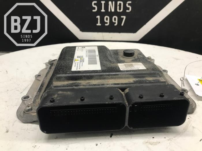 Dator, motorstyrning från en Opel Meriva 1.7 CDTI 16V 2013