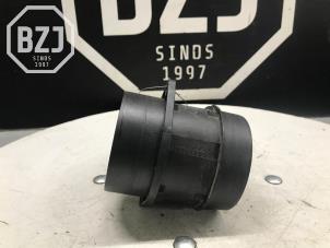 Gebruikte Luchtmassameter Mercedes A (W176) 1.5 A-180 CDI, A-180d 16V Prijs op aanvraag aangeboden door BZJ b.v.