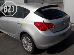 Gebruikte Zijpaneel links-achter Opel Astra J (PC6/PD6/PE6/PF6) 1.4 Turbo 16V Prijs op aanvraag aangeboden door BZJ b.v.