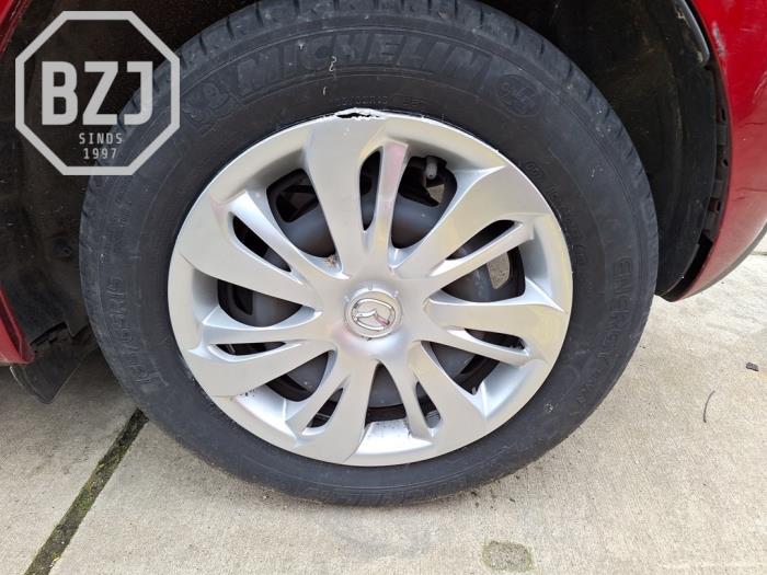 Hjul från en Mazda 2 (DJ/DL) 1.5 SkyActiv-G 75 2020