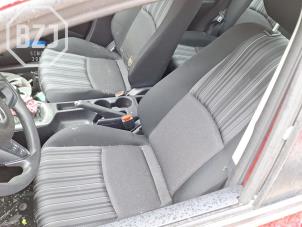 Begagnade Klädsel, uppsättning (komplett) Mazda 2 (DJ/DL) 1.5 SkyActiv-G 75 Pris på förfrågan erbjuds av BZJ b.v.