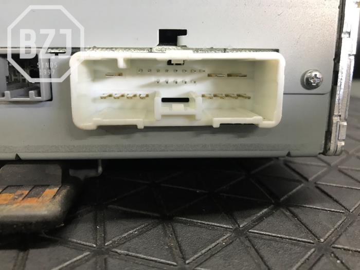 Radio från en Mazda 2 (DJ/DL) 1.5 SkyActiv-G 75 2020