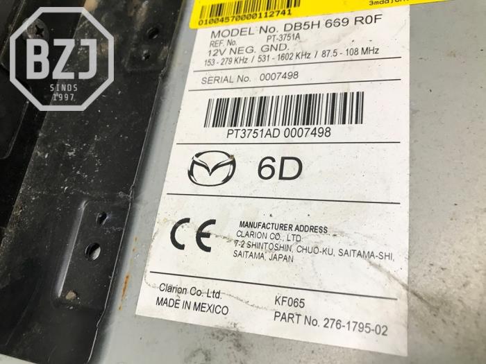 Radio från en Mazda 2 (DJ/DL) 1.5 SkyActiv-G 75 2020