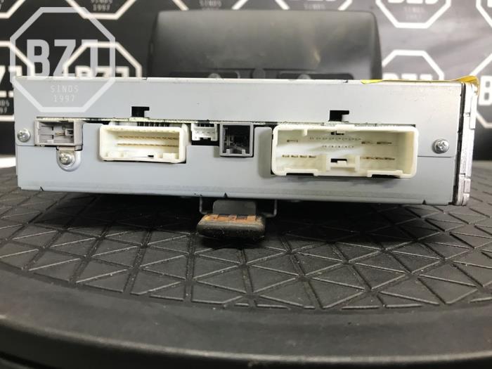 Radio från en Mazda 2 (DJ/DL) 1.5 SkyActiv-G 75 2020