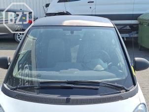 Begagnade Framruta Smart Fortwo Coupé (451.3) 1.0 45 KW Pris € 150,00 Marginaltabell erbjuds av BZJ b.v.
