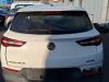 Achterklep van een Opel Grandland (X), 2017 1.2 Turbo 12V, SUV, Benzine, 1.199cc, 96kW (131pk), FWD, B12XHT; EB2DTS; D12XHT; EB2ADTS; F12XHT, 2017-06 2021