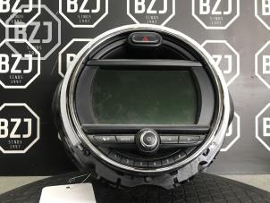 Używane Wyswietlacz nawigacji Mini Mini (F55) 1.2 12V One Cena na żądanie oferowane przez BZJ b.v.