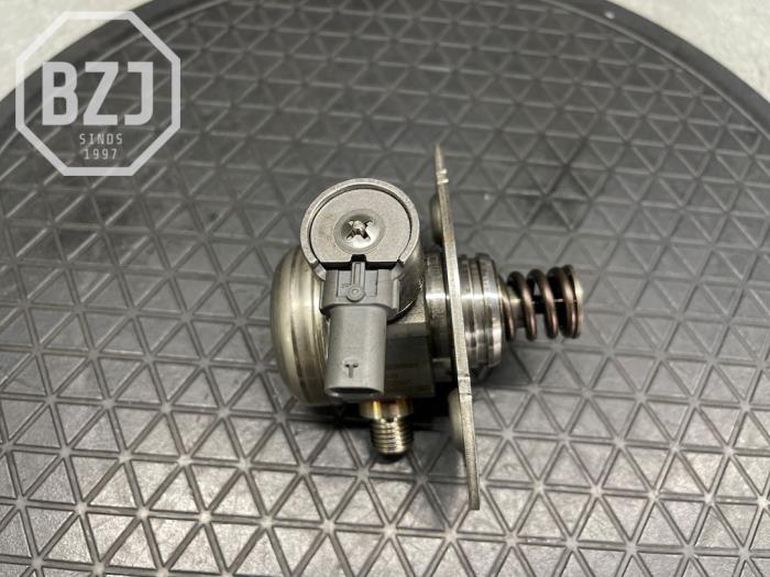 Högtryckspump från en BMW 2 serie Active Tourer (F45) 218i 1.5 TwinPower Turbo 12V 2016