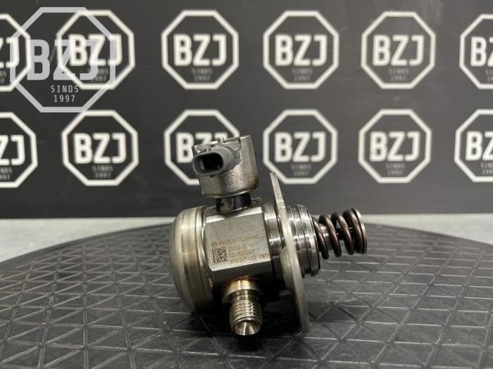 Högtryckspump från en BMW 2 serie Active Tourer (F45) 218i 1.5 TwinPower Turbo 12V 2016