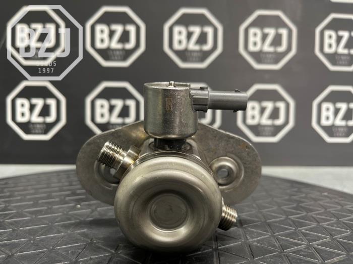 Högtryckspump från en BMW 2 serie Active Tourer (F45) 218i 1.5 TwinPower Turbo 12V 2016