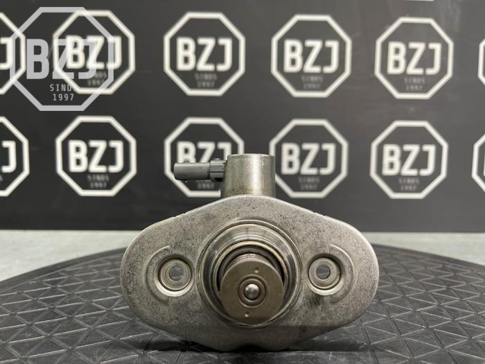 Högtryckspump från en BMW 2 serie Active Tourer (F45) 218i 1.5 TwinPower Turbo 12V 2016