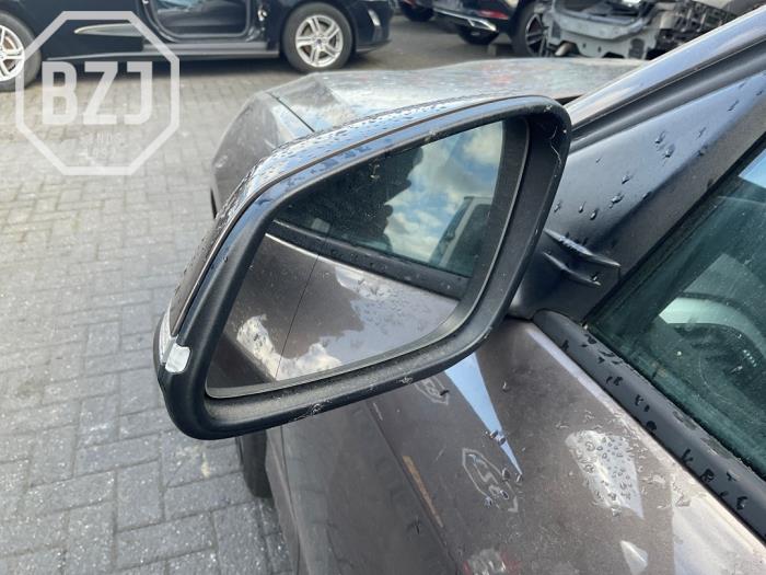 Buitenspiegel links van een BMW 1 serie (F20) 116i 1.6 16V 2012