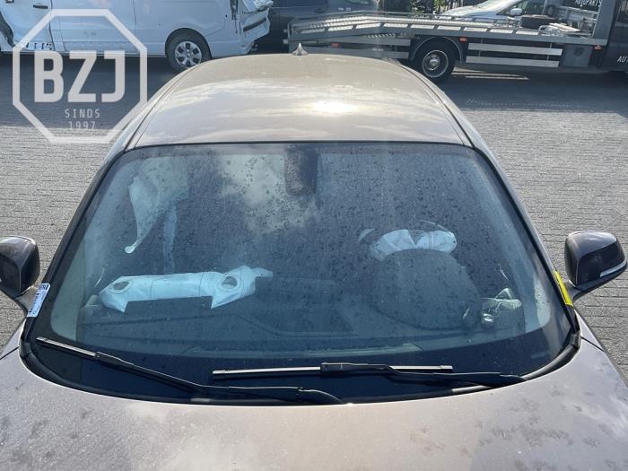 Ruit voor van een BMW 1 serie (F20) 116i 1.6 16V 2012