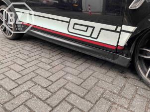 Gebruikte Zijskirt rechts Mini Mini (F56) 2.0 16V Cooper S Prijs op aanvraag aangeboden door BZJ b.v.