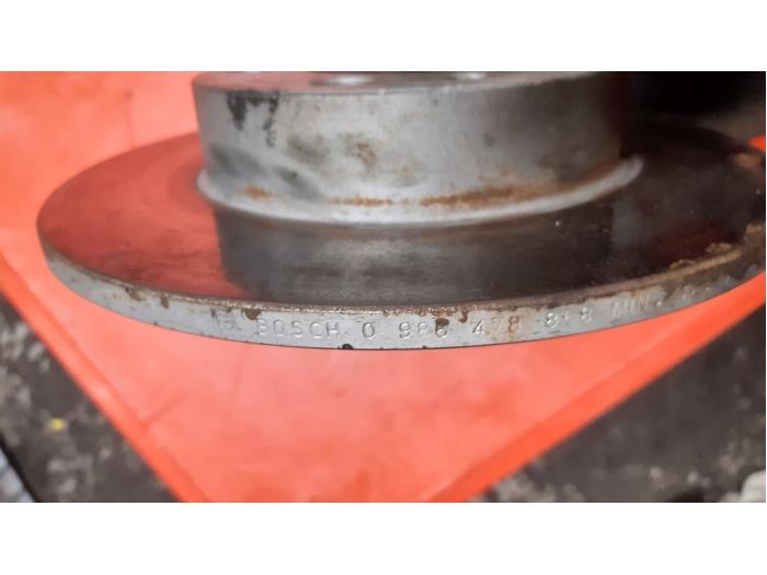 Remschijf achter van een Volkswagen Golf IV (1J1) 1.9 TDI 110 1998