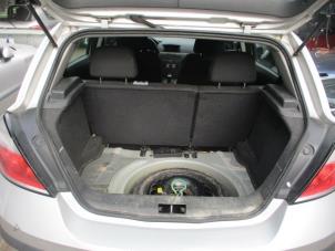 Used Parcel shelf bracket Opel Astra H (L48) 1.9 CDTi 100 Price on request offered by Boekholt autodemontage B.V