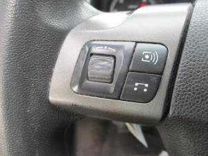 Gebruikte Radiobediening Stuur Opel Astra H (L48) 1.9 CDTi 100 Prijs op aanvraag aangeboden door Boekholt autodemontage B.V