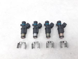 Używane Wtryskiwacz (wtrysk benzyny) Citroen C3 (FC/FL/FT) 1.4 Cena € 75,00 Procedura marży oferowane przez Boekholt autodemontage B.V