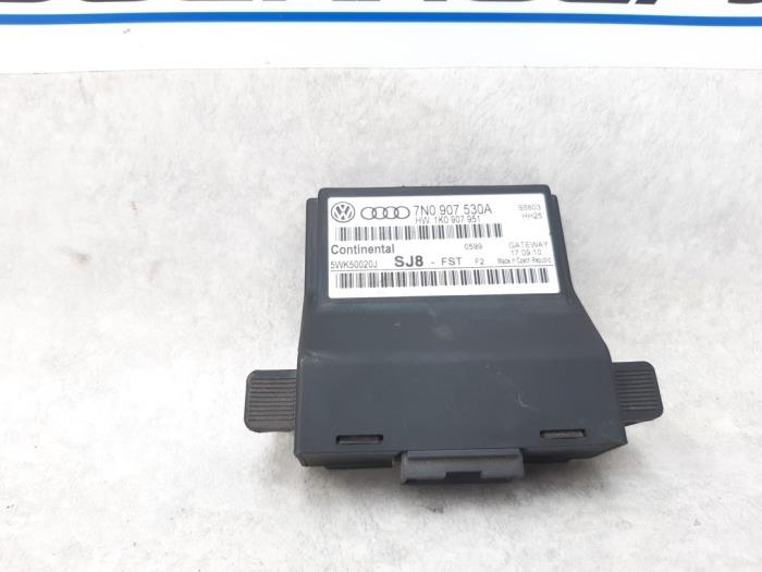 Gateway module van een Volkswagen Golf VI (5K1) 1.6 TDI 16V 2010