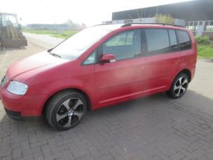 Begagnade Framskärm, vänster Volkswagen Touran (1T1/T2) 2.0 TDI 16V 140 Pris € 75,00 Marginaltabell erbjuds av Boekholt autodemontage B.V