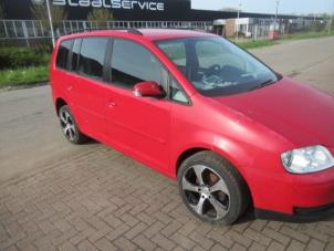 Begagnade Framskärm, höger Volkswagen Touran (1T1/T2) 2.0 TDI 16V 140 Pris € 75,00 Marginaltabell erbjuds av Boekholt autodemontage B.V