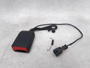 Używane Wtyk pasa bezpieczenstwa lewy tyl Citroen C4 Picasso (UD/UE/UF) 1.6 16V VTi 120 Cena € 25,00 Procedura marży oferowane przez Boekholt autodemontage B.V