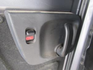 Gebruikte Schuifdeurgreep links Hyundai H-300 2.5 CRDi Prijs € 40,00 Margeregeling aangeboden door Boekholt autodemontage B.V