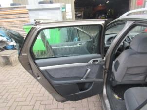 Używane Tapicerka drzwi lewych tylnych wersja 4-drzwiowa Peugeot 407 SW (6E) 1.8 16V Cena € 75,00 Procedura marży oferowane przez Boekholt autodemontage B.V