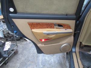 Używane Tapicerka drzwi lewych tylnych wersja 4-drzwiowa Ssang Yong Rexton 2.9 TD RJ 290 Cena € 75,00 Procedura marży oferowane przez Boekholt autodemontage B.V