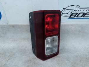 Gebruikte Mistachterlicht Opel Vivaro B 1.6 CDTI 90 Prijs € 25,00 Margeregeling aangeboden door Boekholt autodemontage B.V