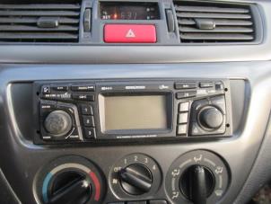Begagnade Radio Mitsubishi Lancer Wagon (CS/CT) 1.6 16V Pris € 50,00 Marginaltabell erbjuds av Boekholt autodemontage B.V