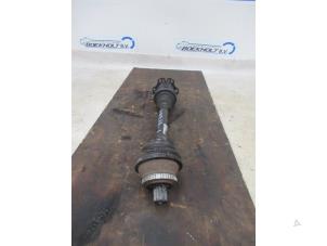 Używane Os napedowa lewy przód Audi A6 Avant (C5) 2.5 TDI V6 24V Cena € 50,00 Procedura marży oferowane przez Boekholt autodemontage B.V