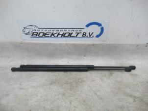 Gebruikte Gasdemper Motorkap Set Mercedes E (C207) E-350 CGI V6 24V Prijs € 29,00 Margeregeling aangeboden door Boekholt autodemontage B.V