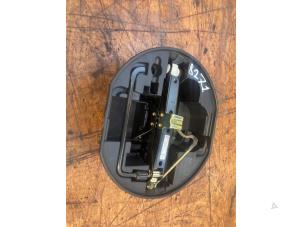 Używane Dzwignik Citroen C3 (FC/FL/FT) 1.4 Cena € 36,00 Procedura marży oferowane przez Boekholt autodemontage B.V