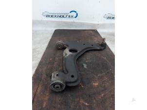 Gebrauchte Querlenker rechts vorne Opel Astra H GTC (L08) 1.6 16V Twinport Preis € 30,00 Margenregelung angeboten von Boekholt autodemontage B.V