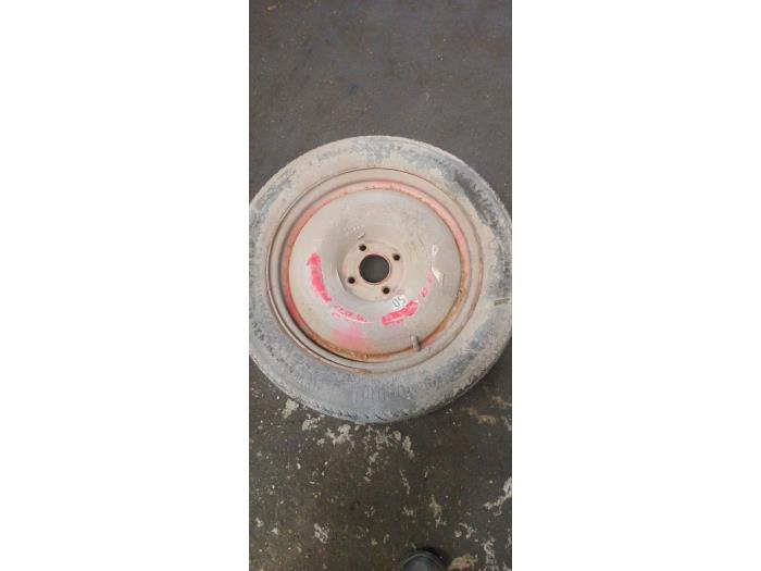 Reservewiel van een Peugeot 308 SW (4E/H) 1.6 VTI 16V 2009