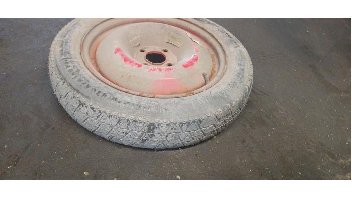 Reservewiel van een Peugeot 308 SW (4E/H) 1.6 VTI 16V 2009