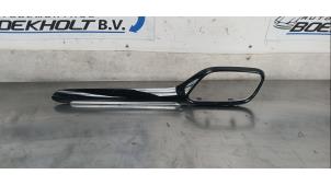 Gebruikte Dashboard sierlijst Ford Fiesta 7 1.0 EcoBoost 12V 100 Prijs € 22,00 Margeregeling aangeboden door Boekholt autodemontage B.V