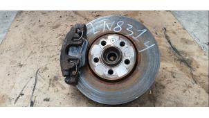 Gebruikte Remklauw (Tang) links-voor Volkswagen Golf IV (1J1) 2.3 V5 GTI Prijs € 24,00 Margeregeling aangeboden door Boekholt autodemontage B.V